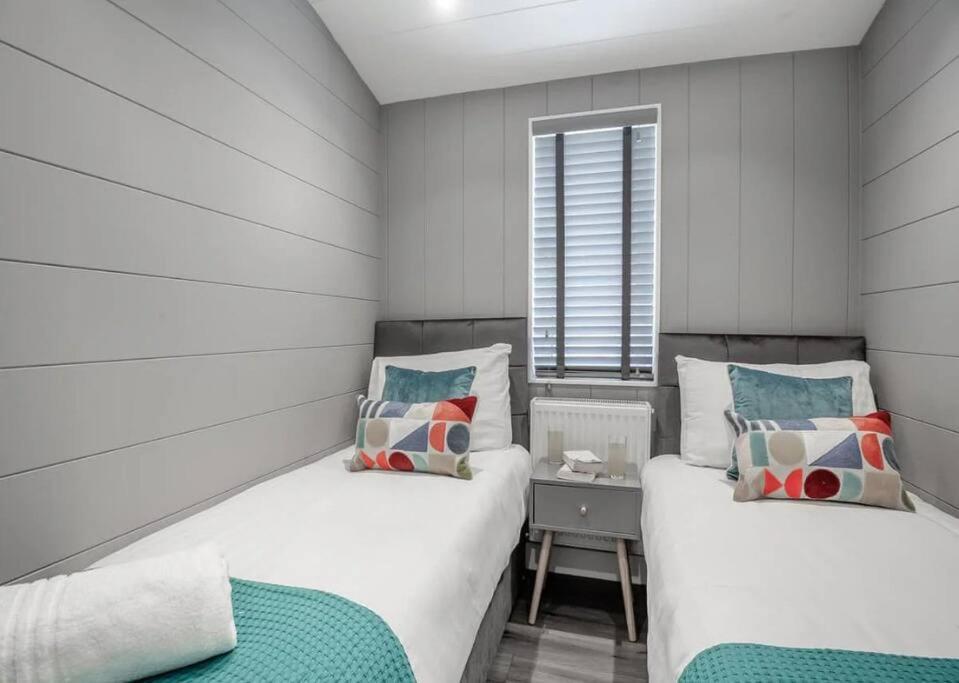 V28 - The Lookout With Hot Tub Villa Bangor  Luaran gambar